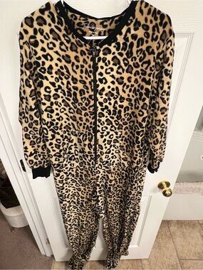 French Jenny Leopard Print Women's Onesie Pajama - Tan/Black